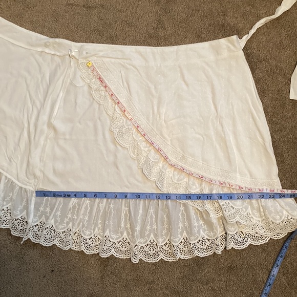 NWT Allie Rose white asymmetrical wrap skirt w/ embroidered/lace details, Large - Picture 12 of 13